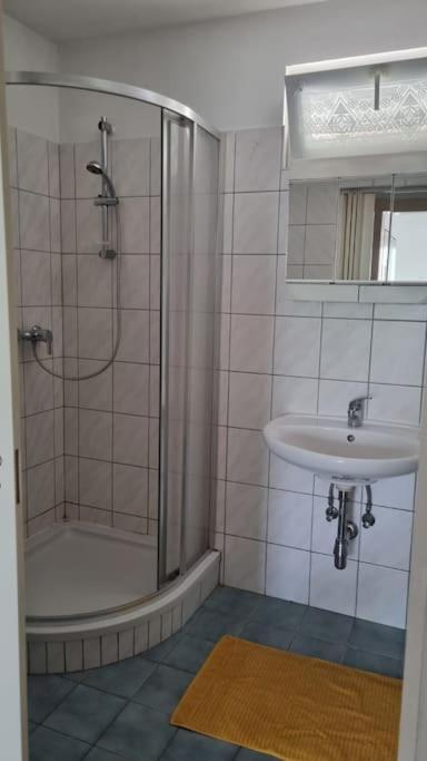 Apartment Mit 2 Betten Inklusive Gratis Parkplatz Graz Buitenkant foto