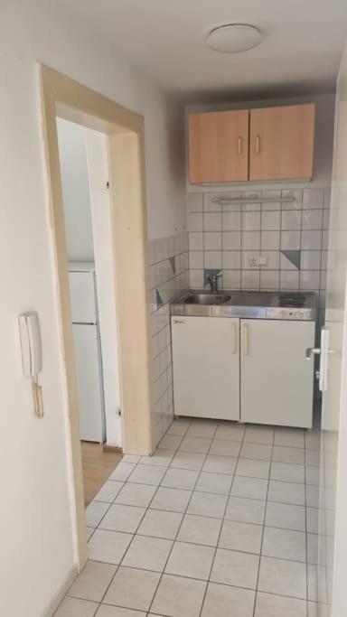 Apartment Mit 2 Betten Inklusive Gratis Parkplatz Graz Buitenkant foto