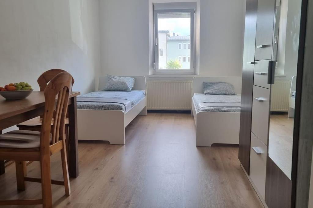 Apartment Mit 2 Betten Inklusive Gratis Parkplatz Graz Buitenkant foto